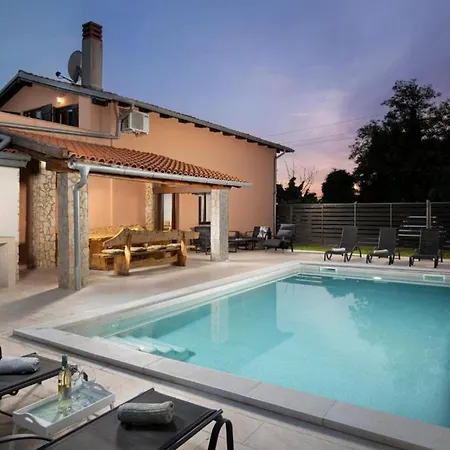 Franika Villa