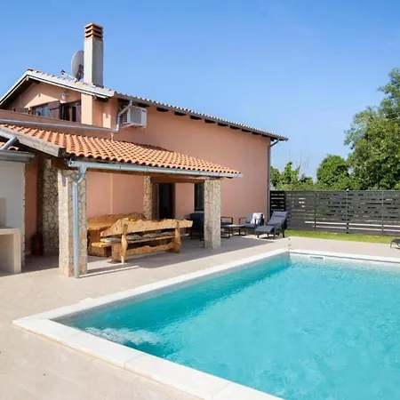 Villa Franika